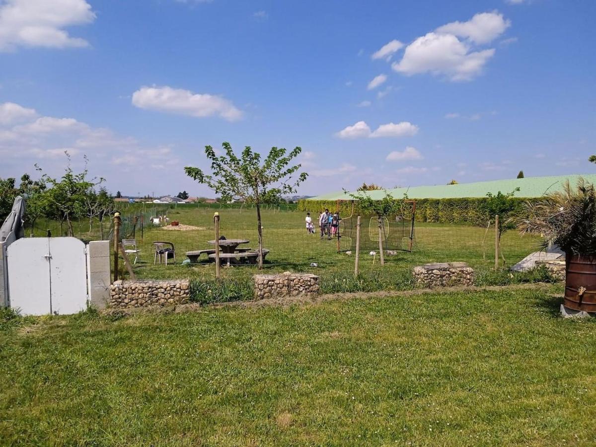 Charmante Maison Avec Piscine Anneyron Exterior photo