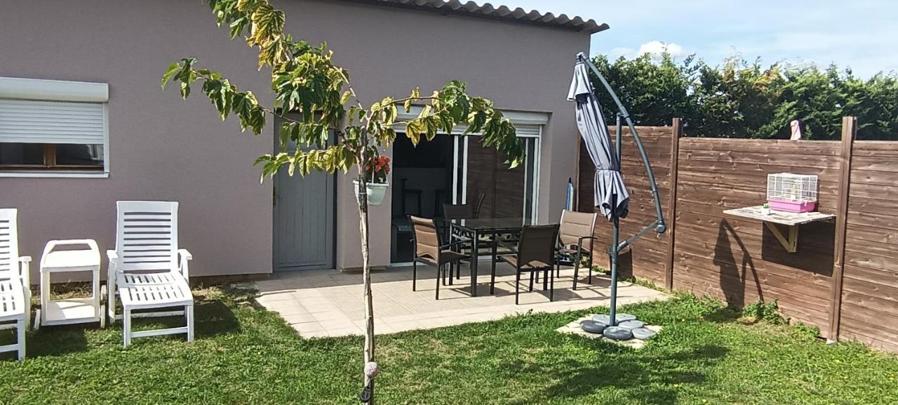Charmante Maison Avec Piscine Anneyron Exterior photo